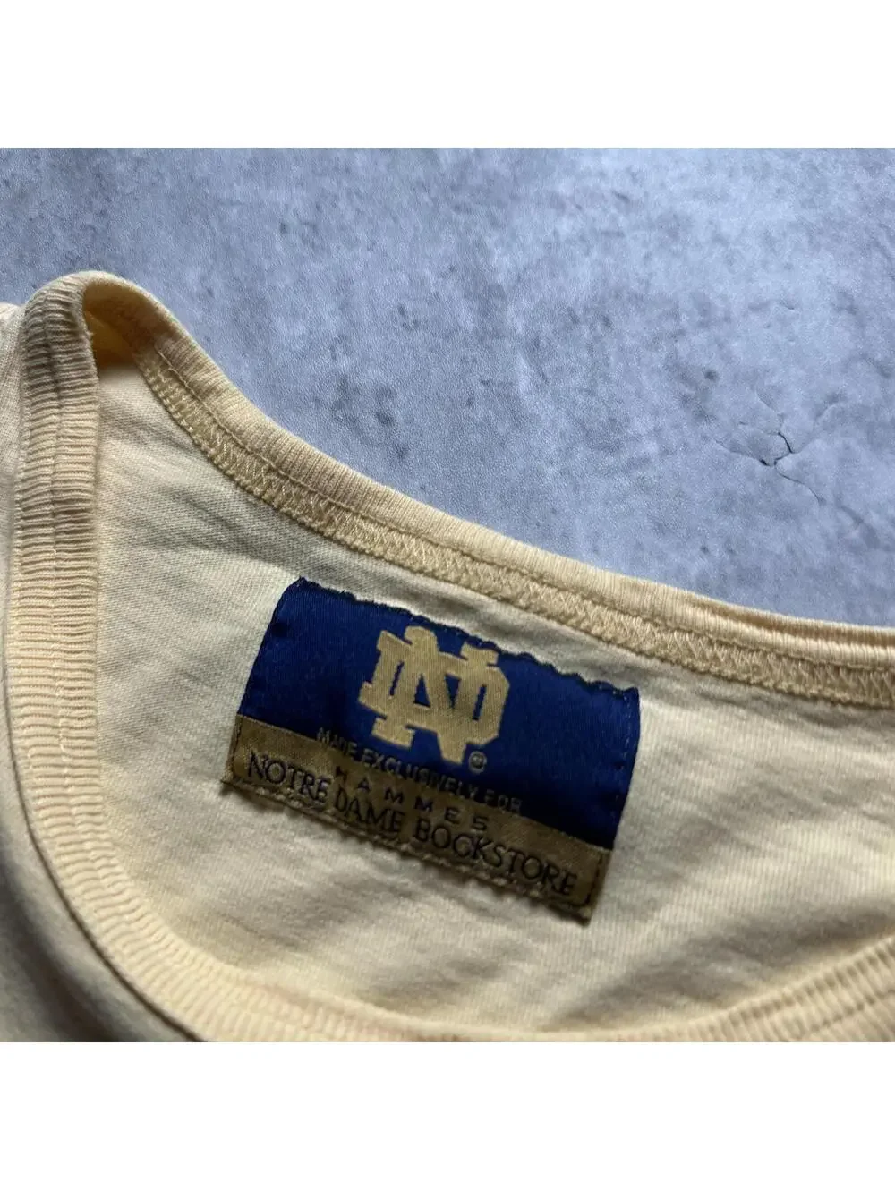 Vintage Notre Dame Champion T-Shirt Yellow Size Large - Picture 5 of 8